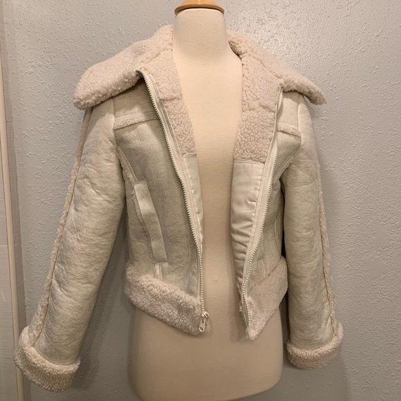 Abercrombie Sherpa CREAM
Cropped Vegan Suede Sherpa Jacket - Picture 2 of 11